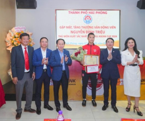 Hải Phòng thưởng thủ môn Đình Triệu hơn nửa tỷ đồng