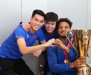 Báo Malaysia ca ngợi hành động đẹp của tuyển thủ Việt Nam sau trận chung kết AFF Cup