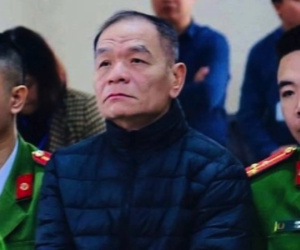 Ông Lê Thanh Vân khai do doanh nghiệp 'dúi phong bì', không đòi hỏi