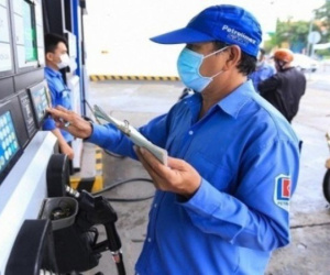 Giá xăng dầu tiếp tục tăng đều trong năm mới