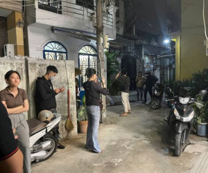 Cận Tết, người mua 'săn lùng' nhà đất cả đêm