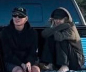 HOT: Cú trượt tay rồi xóa vội khiến Rosé (BLACKPINK) lộ chuyện hẹn hò bí mật?