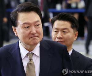 Tổng thống Hàn Quốc Yoon Suk-yeol được tăng lương dù đang bị luận tội