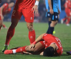 Hậu vệ tuyển Việt Nam nhận tin dữ từ chấn thương gặp ở ASEAN Cup, nghỉ thi đấu 8-9 tháng