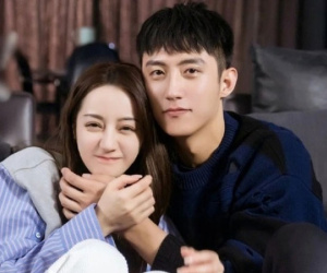 Hot nhất MXH: Địch Lệ Nhiệt Ba và Hoàng Cảnh Du chia tay?