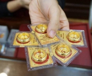 Giá vàng diễn biến lạ