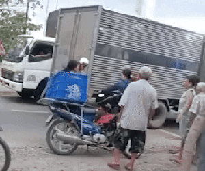 Vụ người đàn ông bị 3 người khác đánh gục ở đường: Thông tin bất ngờ về nguyên nhân