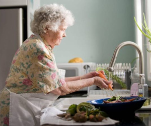 Giáp Tết, giúp việc đưa một loạt 'yêu sách', tôi xử lý chỉ bằng 2 câu nói