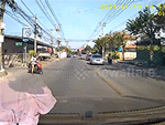 Tài xế 'giật bắn mình' với pha lấn làn của xe tải đi ngược chiều