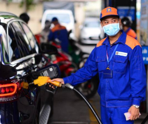 Giá xăng ngày mai sẽ quay đầu giảm sau 3 lần tăng liên tiếp?