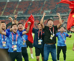 HLV Kim Sang-sik tiết lộ bí quyết vô địch, hóa ra đấy là khác biệt với HLV Troussier?