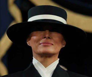 Bà Melania đội chiếc mũ kỳ lạ trong suốt lễ nhậm chức của Tổng thống Donald Trump: Chuyện gì xảy ra?