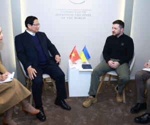 Thủ tướng Phạm Minh Chính gặp Tổng thống Ukraine Volodymyr Zelensky