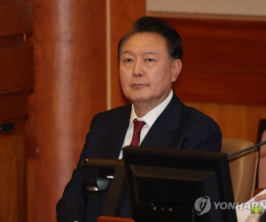 Cựu Bộ trưởng Quốc phòng Hàn Quốc bảo vệ ông Yoon Suk-yeol trước tòa