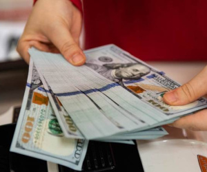 Giá USD ngân hàng lao dốc