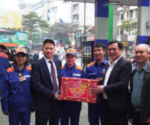 2.800 cây xăng toàn quốc bán xuyên Tết