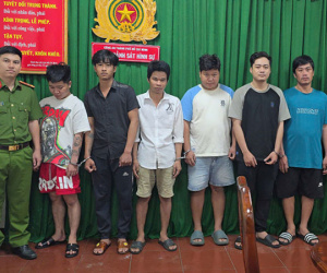 Công an TPHCM bắt 2 ổ nhóm làm giả căn cước, bằng cấp các loại