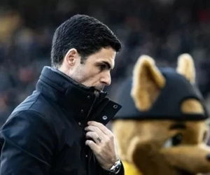 Arteta 'hết sức tức giận' với chiếc thẻ đỏ gây tranh cãi của trọng tài Michael Oliver