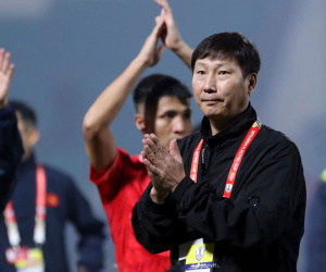 HLV Kim Sang-sik chỉ ra 'vấn nạn' của V.League & lời nhắc nhở quan trọng cho ĐT Việt Nam