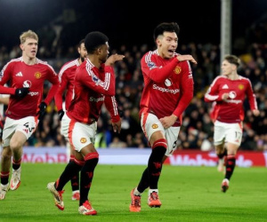 Kết quả bóng đá hôm nay 27/1: MU nhọc nhằn có 3 điểm, Barca thắng 'không tưởng'
