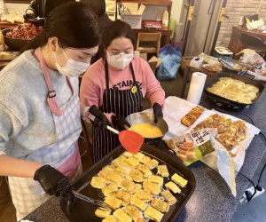 Ngày càng nhiều người trẻ ‘trốn’ không về quê ăn Tết dù phải đón năm mới cô đơn một mình: Vì đâu nên nỗi?