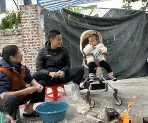 Thủ môn Đình Triệu: Bố mất sớm, từng phải đi làm bảo vệ giờ cuộc sống đã tạm đủ đầy, đón tết 2025 ấm áp vô cùng