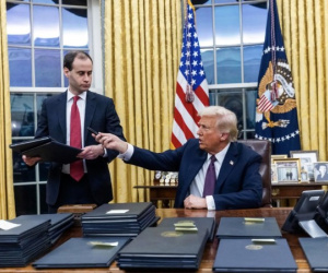 Ông Trump lập kỷ lục mới về sắc lệnh hành pháp