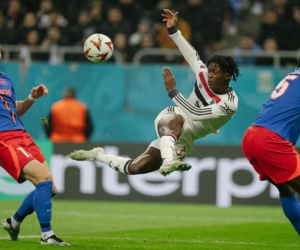 Sao trẻ lập công, Man United thẳng tiến Europa League