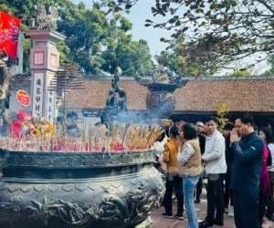 Hình ảnh xấu xí ở 9 giếng đền Cô Chín