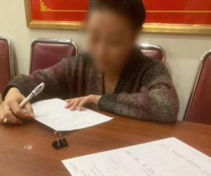 Danh tính người phụ nữ không mặc đồ rơi khỏi xe ô tô ở Nghệ An