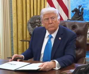 Ông Trump cảnh báo ‘xóa sổ’ Iran nếu bị ám sát