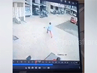 Kịch tính giây phút người dân cố chạy ra đỡ bé gái rơi từ ban công xuống nhưng không kịp