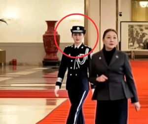 Nữ vệ sĩ tháp tùng Thủ tướng Thái Lan gây sốt vì vẻ ngoài quá xinh đẹp: Thần thái như bước ra từ trong truyện