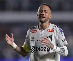 NHM Brazil chán nản, kêu gọi Neymar giải nghệ vì thi đấu quá tệ ở Santos
