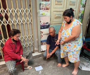 Công an bắt nhiều người ở khu vực phố Bùi Viện