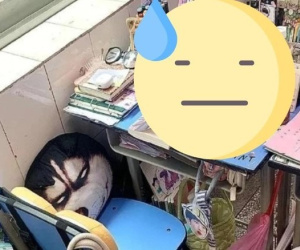 Bức ảnh chụp một góc bàn học của nữ sinh trung học làm bùng nổ tranh cãi: 'Đoán được tương lai của em này rồi'