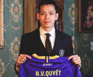 Văn Quyết chính thức ký 'siêu hợp đồng' với Hà Nội FC