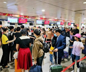 Giá vé máy bay bao giờ giảm?