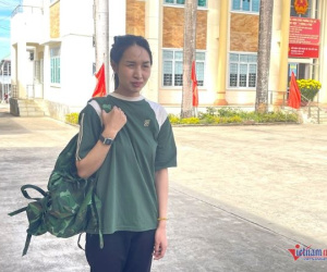 Cô gái gác lại công việc ổn định để nhập ngũ, thực hiện di nguyện của mẹ