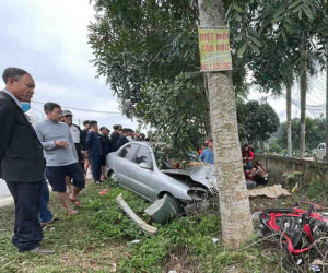 Va chạm với ô tô, 2 bà cháu tử vong ở Hà Tĩnh