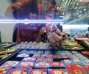 Các cửa hàng đang gom vàng?