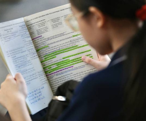 Nhà trường kiểm soát giáo viên dạy thêm trái quy định ra sao?