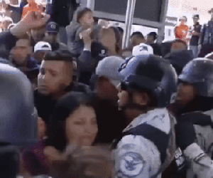 'Biển người' tràn qua biên giới Mỹ: Sự thật đằng sau video 'Mexico trả đũa ông Trump'