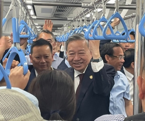 Tổng Bí thư Tô Lâm đi metro số 1