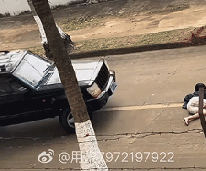 Kinh hoàng clip nữ diễn viên bị xe đụng, hoảng loạn nhưng phản ứng của ekip mới gây phẫn nộ