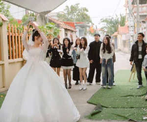 Cô gái Bắc Ninh kể màn rước dâu chưa đầy 1 phút và tấm biển 'lạ' trước cổng