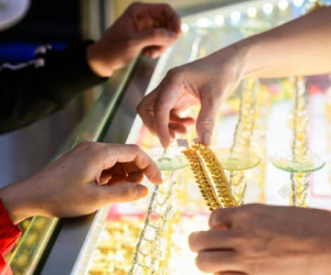 Dự báo giá vàng 10 ngày tới: Thế giới thêm kỷ lục, vàng nhẫn và SJC có đỉnh mới?