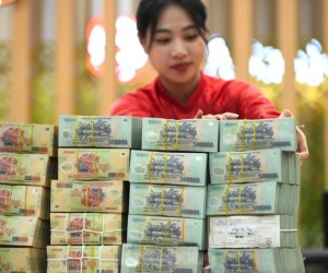 Hàng loạt ngân hàng hạ lãi suất huy động