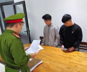 Đánh người, cướp tài sản vì cho rằng mình bị 'nhìn đểu'