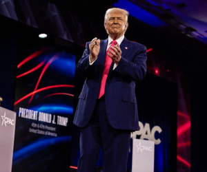 Ông Trump tăng thuế với Trung Quốc, áp thuế Canada và Mexico trong tuần sau